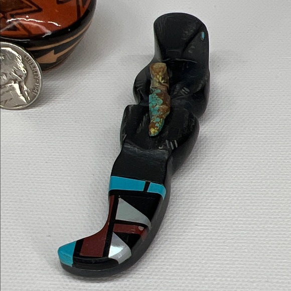 Black tourmaline Beaver and turquoise inlayed tail Figurine. - Picture 5 of 5